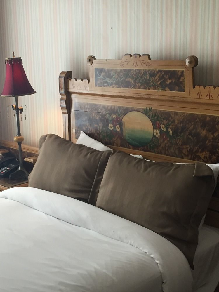 The Golden Lamb Hotel Lebanon Exterior foto